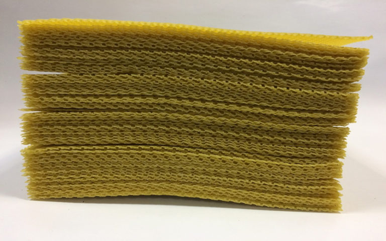 Пластиковая или восковая вощина — что использовать?